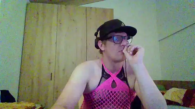 Snapshot of Bigthroaterboy chatting on 14, 9, 2025 Bigthroaterboy online show from 14, 9, 2025