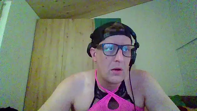 Snapshot of Bigthroaterboy chatting on 24, 9, 2025 Bigthroaterboy online show from 24, 9, 2025