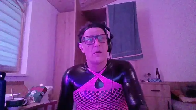 Snapshot of Bigthroaterboy chatting on 3, 10, 2025 Bigthroaterboy online show from 3, 10, 2025