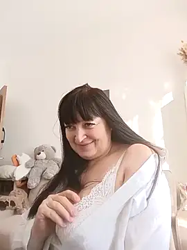 Women-pleasures online show from 13, 3, 2026