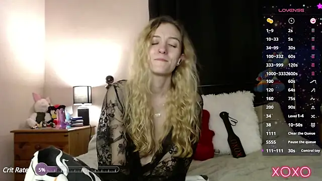 Snapshot of EllieeRose chatting on 2, 2, 2025 EllieeRose online show from 2, 2, 2025