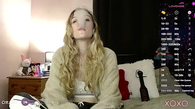 Snapshot of EllieeRose chatting on 24, 2, 2025 EllieeRose online show from 24, 2, 2025
