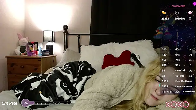 Snapshot of EllieeRose chatting on 1, 3, 2025 EllieeRose online show from 1, 3, 2025