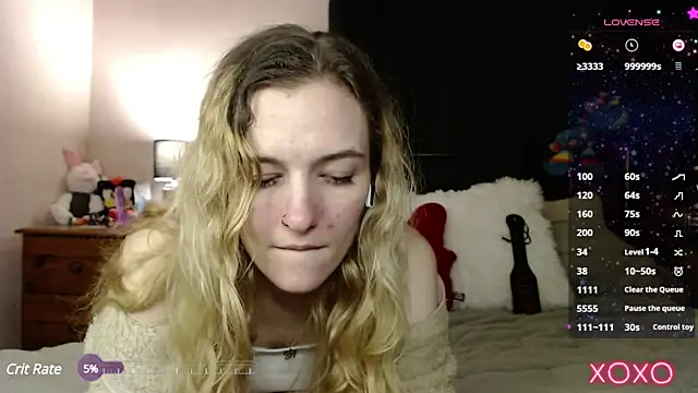 Snapshot of EllieeRose chatting on 8, 3, 2025 EllieeRose online show from 8, 3, 2025
