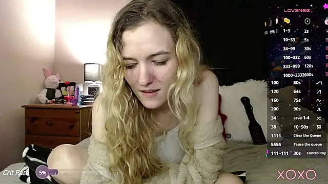 Snapshot of EllieeRose chatting on 8, 3, 2025 EllieeRose online show from 8, 3, 2025
