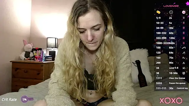 Snapshot of EllieeRose chatting on 10, 3, 2025 EllieeRose online show from 10, 3, 2025