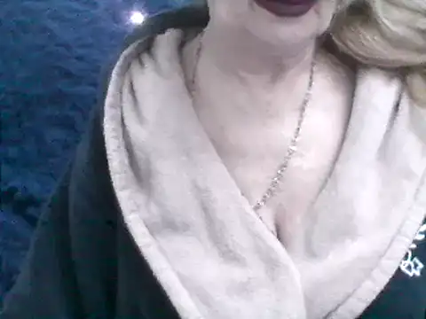 CarlyTreat online show from 25, 1, 2025