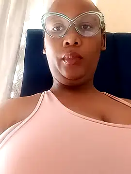 Snapshot of NippleMilkXx chatting on 25, 10, 2025 NippleMilkXx online show from 25, 10, 2025