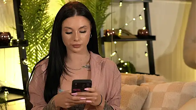 Snapshot of CarolinePrescott chatting on 27, 6, 2026 CarolinePrescott online show from 27, 6, 2026
