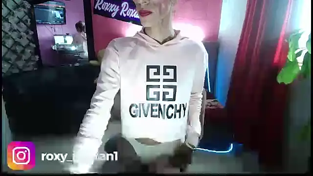 roxy roxxan online show from 4, 1, 2025