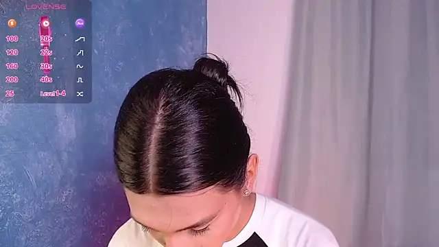 sofiaa grey  online show from 23, 1, 2025