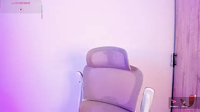 sofiaa grey  online show from 13, 11, 2025