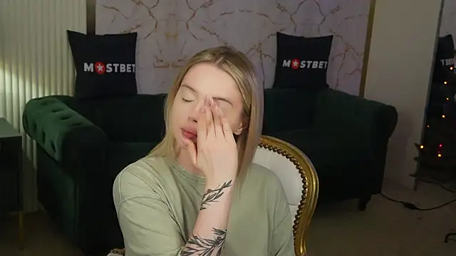 Snapshot of Cassy-Celestial_ chatting on 2, 12, 2024 Cassy-Celestial online show from 2, 12, 2024