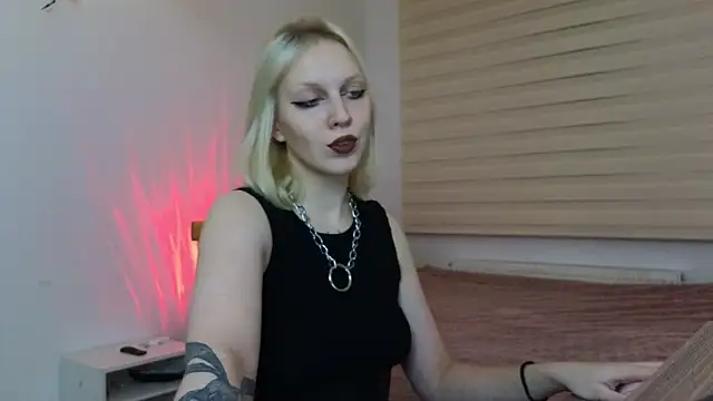 Martha Hoffman online show from 2, 2, 2025