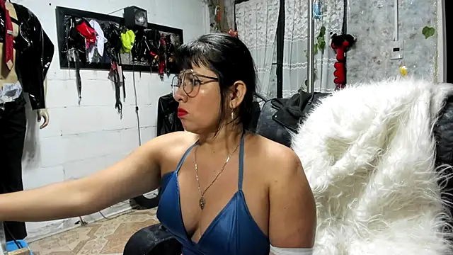 Snapshot of Erlinda-engel chatting on 11, 9, 2025 Erlinda-engel online show from 11, 9, 2025