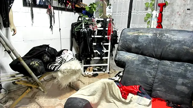 Snapshot of Erlinda-engel chatting on 23, 9, 2025 Erlinda-engel online show from 23, 9, 2025