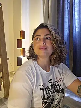 Juliietha servas online show from 5, 4, 2026