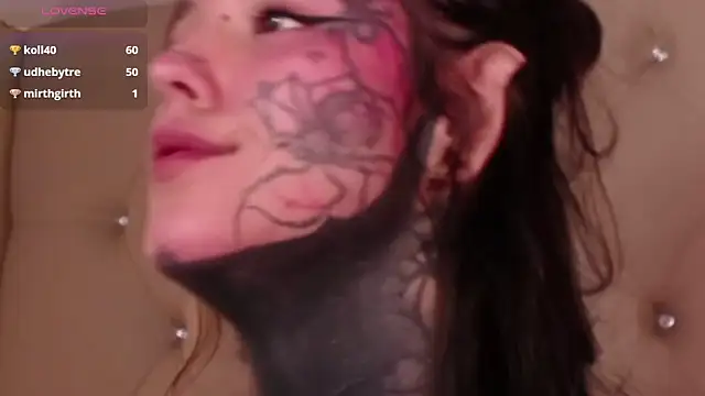 SylveonFox online show from 7, 12, 2024