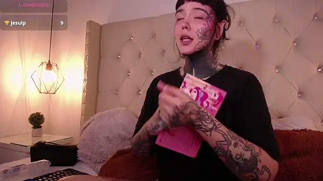 SylveonFox online show from 17, 12, 2024