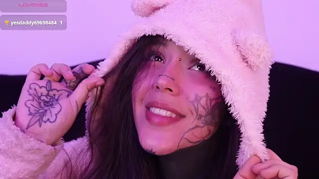 SylveonFox online show from 22, 1, 2025