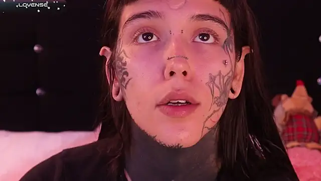 SylveonFox online show from 17, 2, 2025