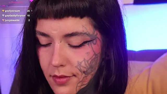 SylveonFox online show from 18, 9, 2025