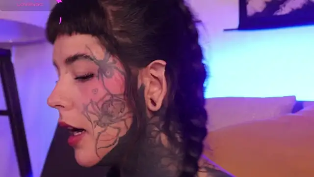 SylveonFox online show from 23, 9, 2025