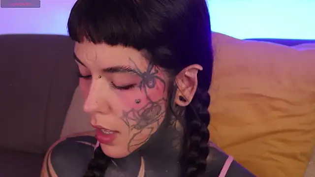 SylveonFox online show from 29, 9, 2025