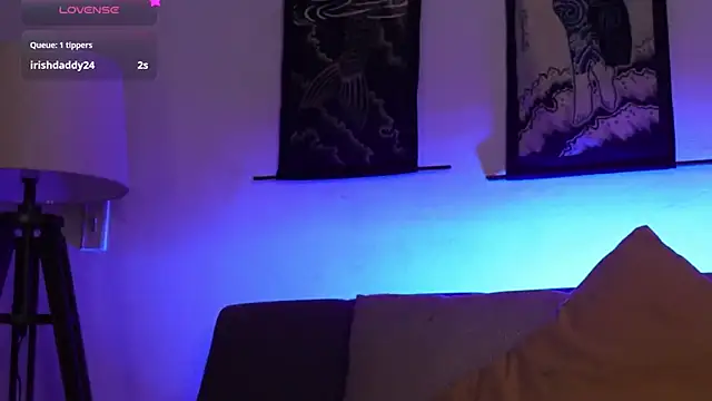 SylveonFox online show from 5, 10, 2025