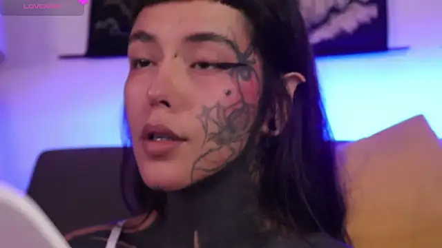 SylveonFox online show from 28, 10, 2025