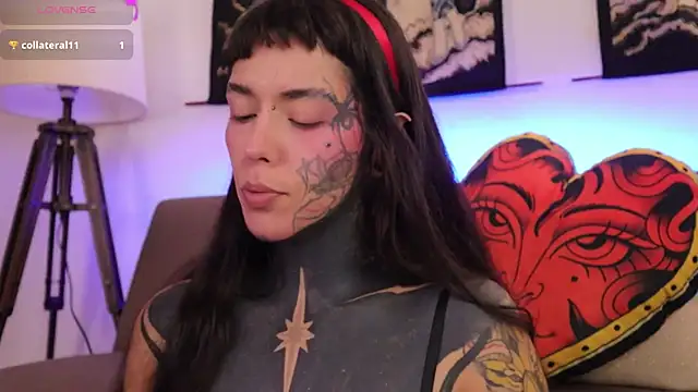 SylveonFox online show from 10, 11, 2025