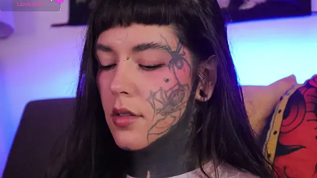 SylveonFox online show from 17, 11, 2025