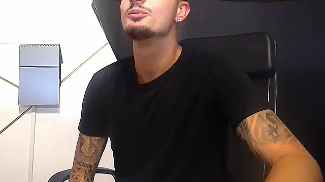 Snapshot of BrandonTate chatting on 3, 7, 2026 BrandonTate online show from 3, 7, 2026