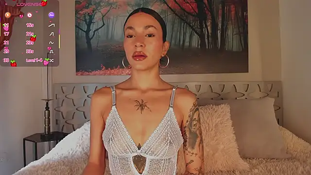 LunaRuso online show from 1, 2, 2026