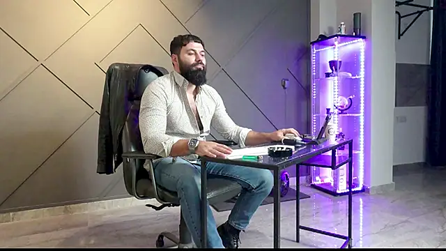 Snapshot of mattmasterss chatting on 15, 12, 2024 mattmasterss online show from 15, 12, 2024