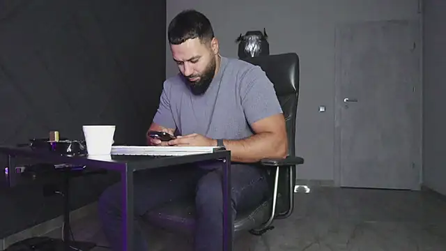 Snapshot of mattmasterss chatting on 5, 10, 2025 mattmasterss online show from 5, 10, 2025