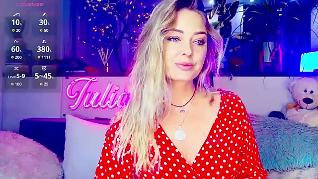 Snapshot of _JuliaSpace_ chatting on 28, 9, 2025 JuliaSpace online show from 28, 9, 2025