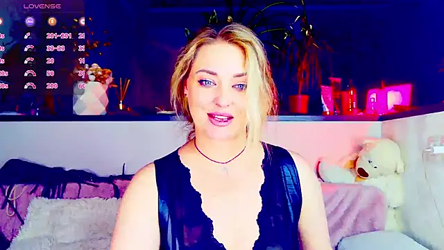 Snapshot of _JuliaSpace_ chatting on 27, 6, 2026 JuliaSpace online show from 27, 6, 2026