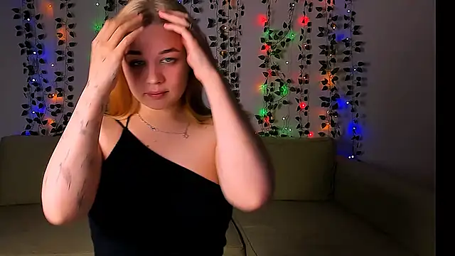 AlicePopsy online show from 4, 2, 2025