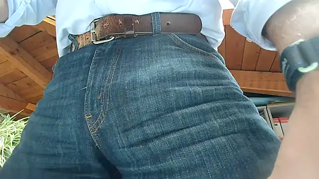 TWENTYONE0021 online show from 6, 3, 2025