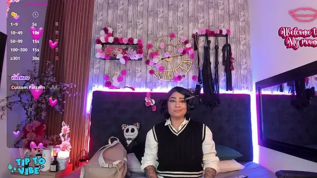 Neko Misaki online show from 19, 11, 2025