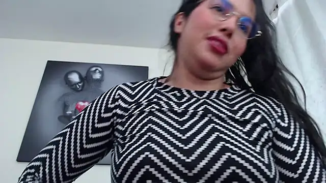 Snapshot of KatrinaRolan chatting on 13, 11, 2025 KatrinaRolan online show from 13, 11, 2025