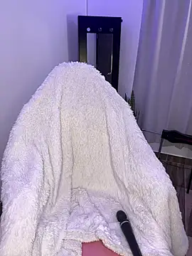 BellaNaye  online show from 26, 2, 2025