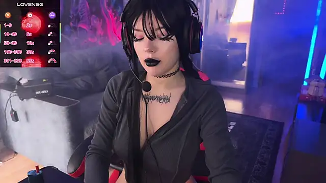 Snapshot of Eva-miller1 chatting on 9, 11, 2025 Eva-miller1 online show from 9, 11, 2025