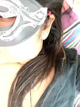 littlequeen77 online show from 8, 3, 2025