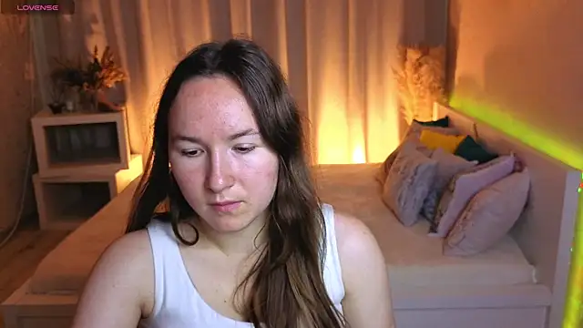 Little doll meow online show from 30, 9, 2025