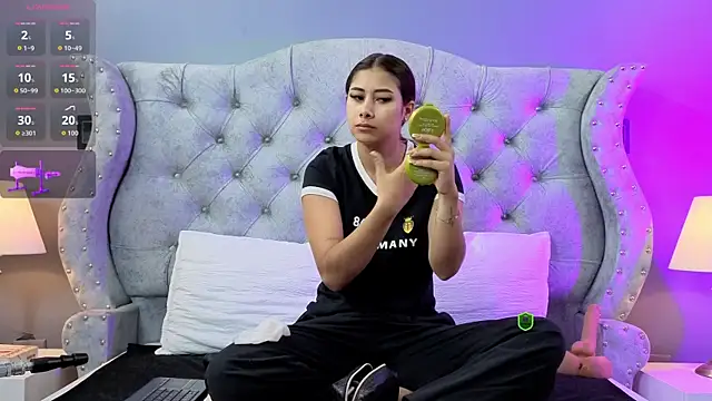 Snapshot of MontVta chatting on 7, 4, 2026 MontVta online show from 7, 4, 2026