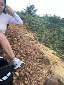 royalgirls x online show from 4, 4, 2026