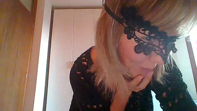 Snapshot of marvelline741 chatting on 29, 9, 2025 marvelline741 online show from 29, 9, 2025