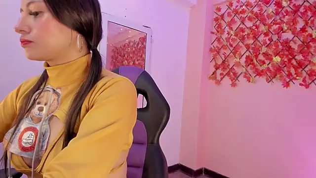 Snapshot of Sweet_Candies chatting on 4, 2, 2025 Sweet Candies online show from 4, 2, 2025